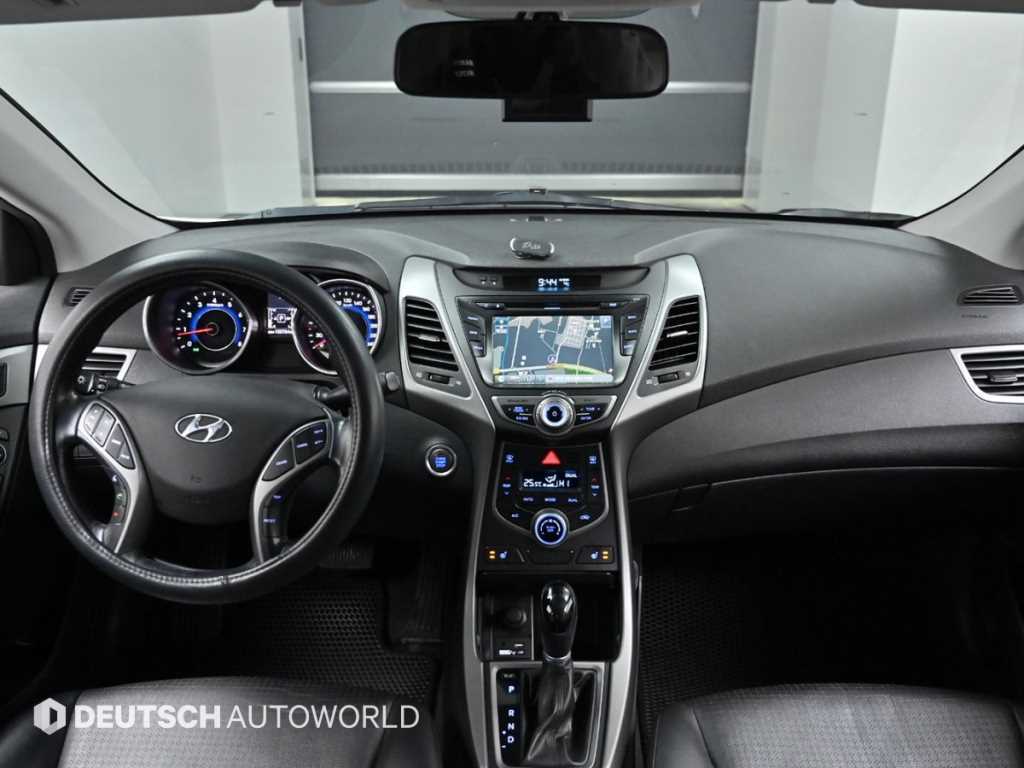 HYUNDAI Avante - Vista 7