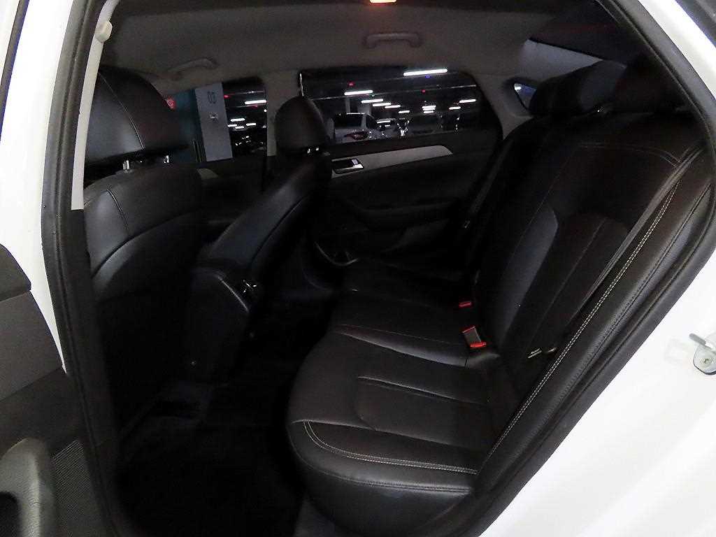 HYUNDAI Sonata - Vista 7