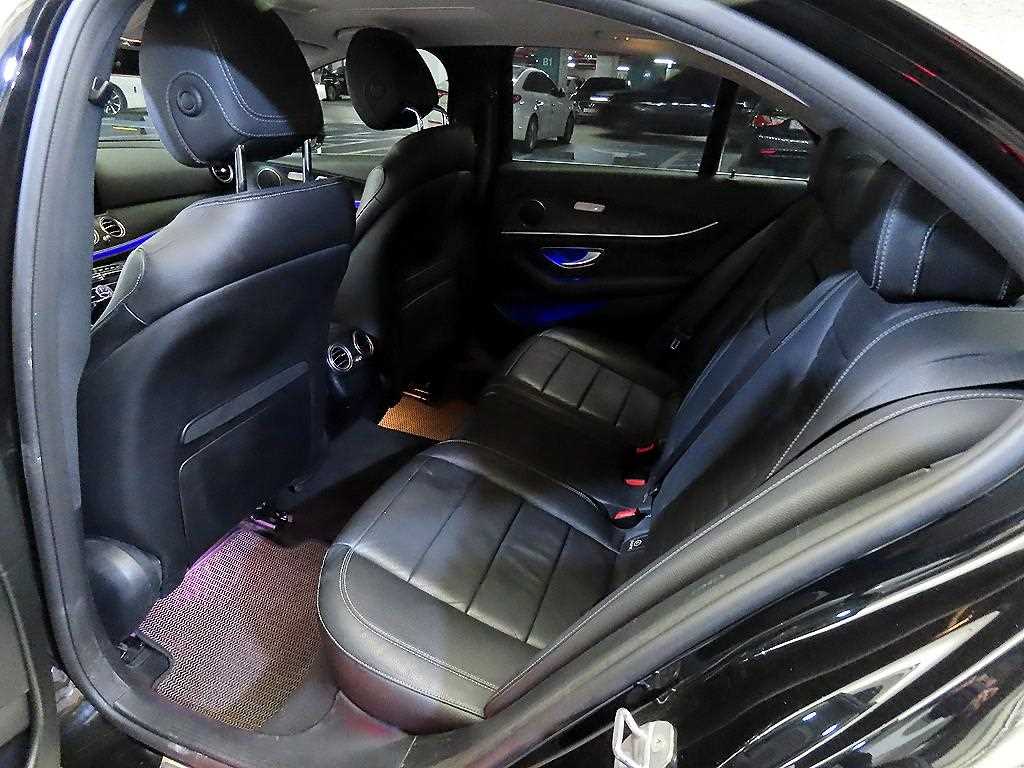 Mercedes Benz E class - Vista 7