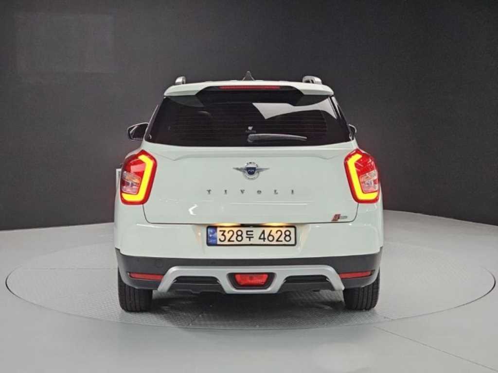 Ssangyong Tivoli - Vista 3