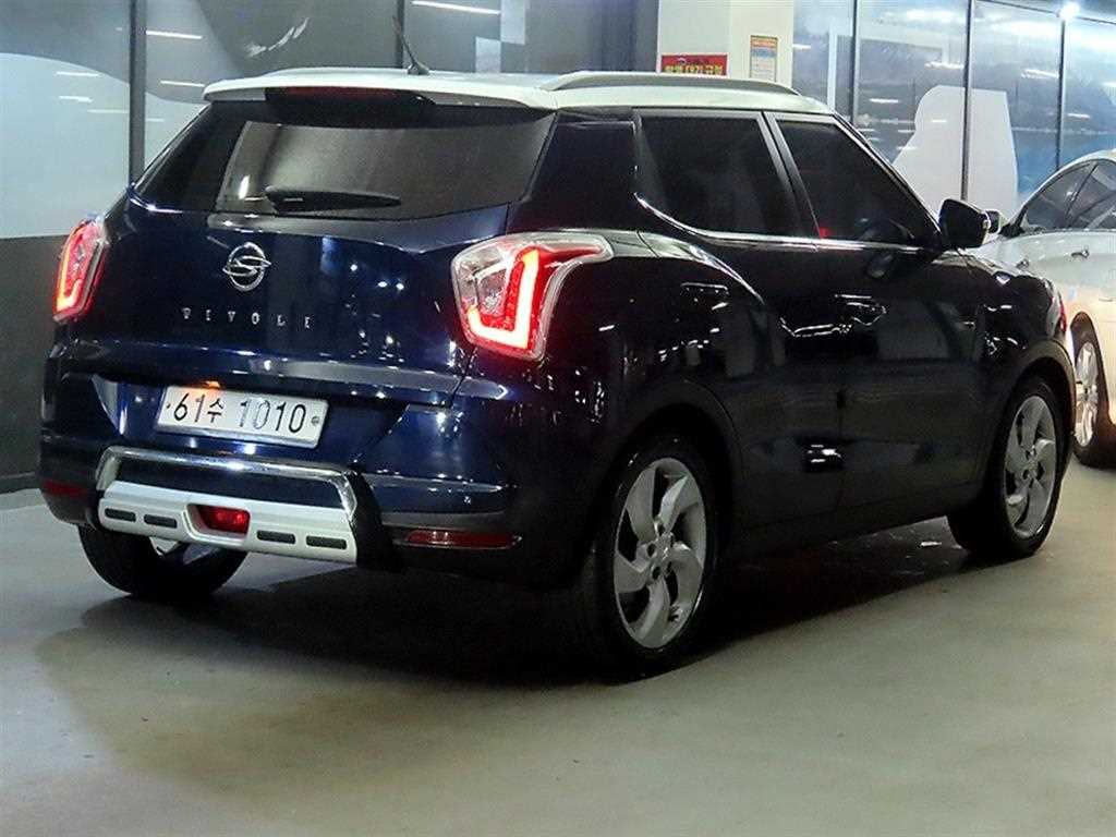 Ssangyong Tivoli - Vista 4