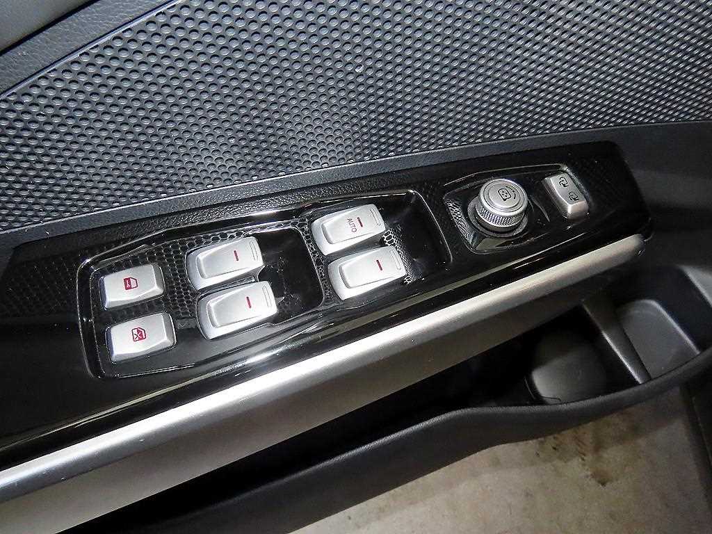 Ssangyong Tivoli 2015 Azul - Importación desde Corea - HF Imports Iquique - Foto 13