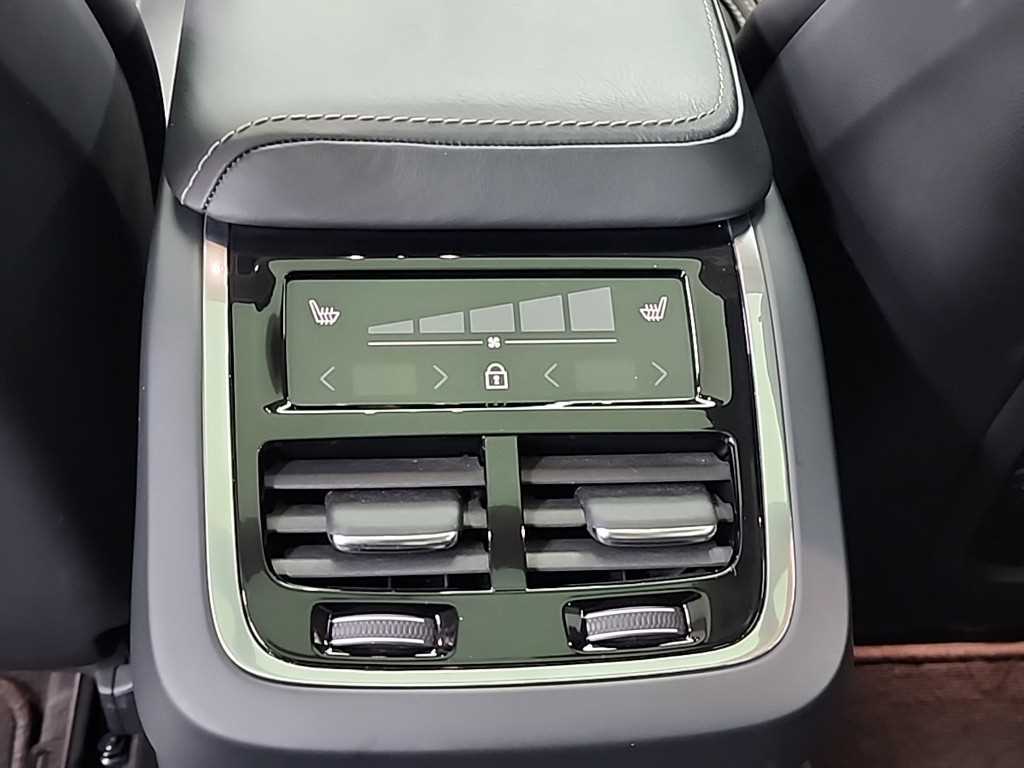 Volvo XC60 2019 Negro - Importación desde Corea - HF Imports Iquique - Foto 13