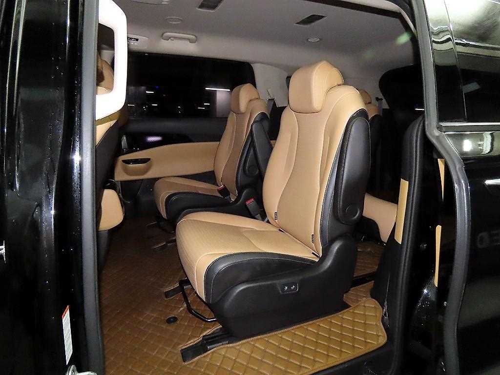 KIA Carnival - Vista 7
