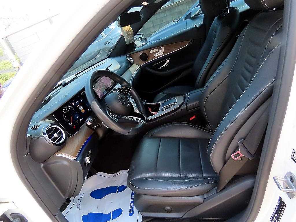 Mercedes Benz E class - Vista 5