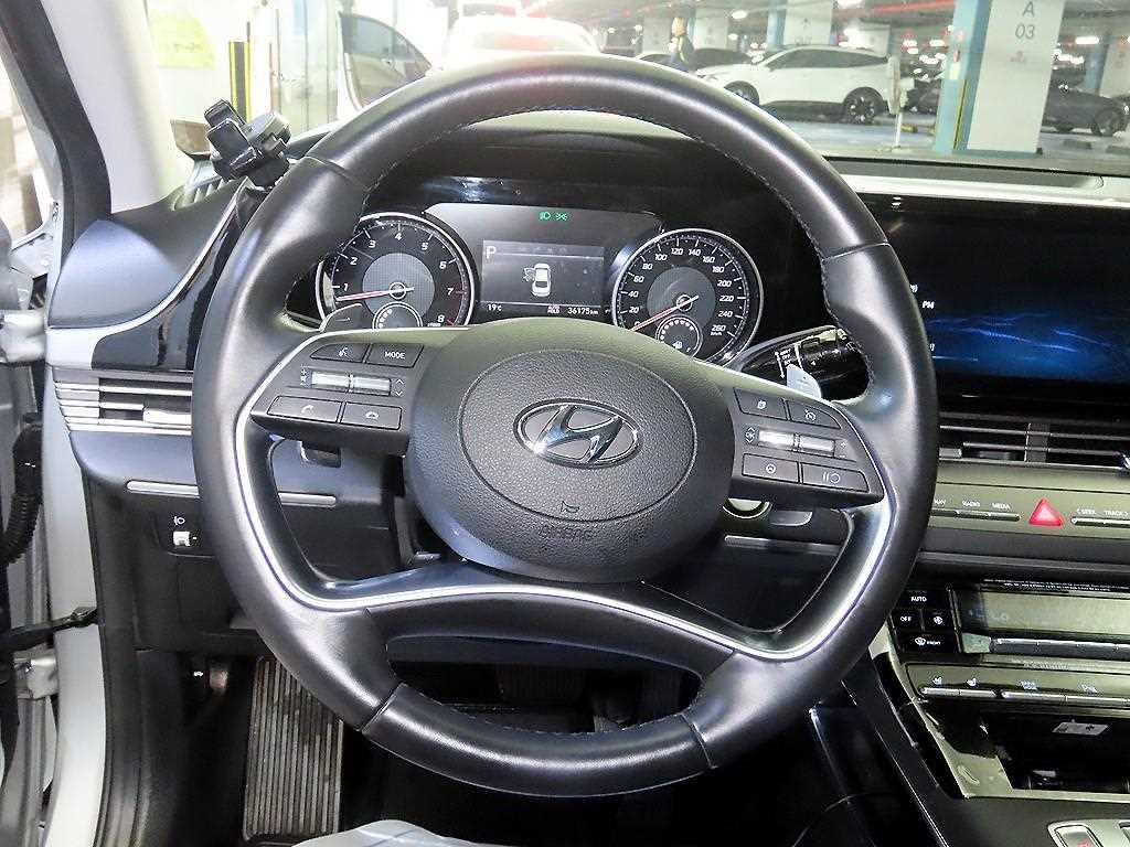 HYUNDAI Grandeur - Vista 8