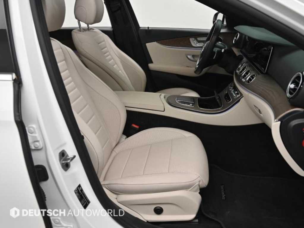 Mercedes Benz E class - Vista 10