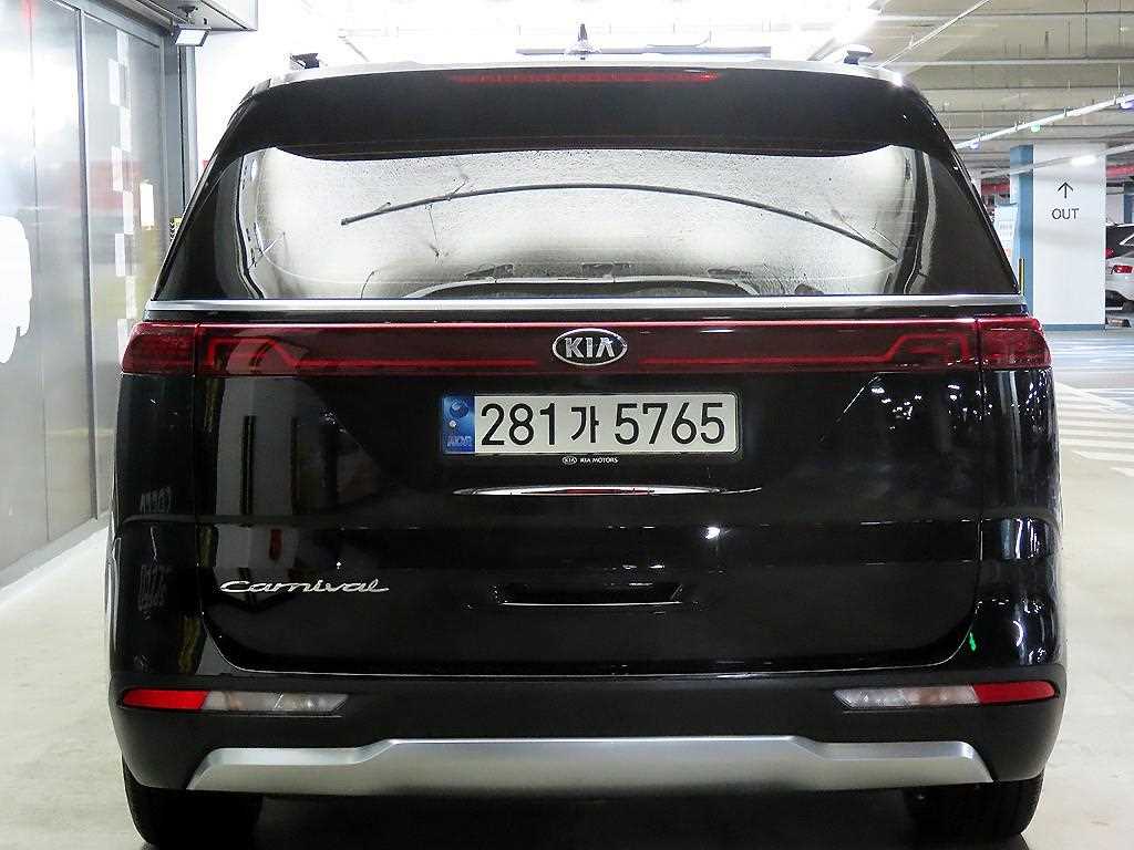 KIA Carnival - Vista 5