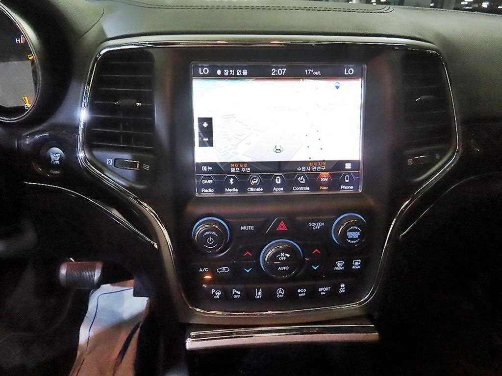 Jeep Cherokee - Vista 11