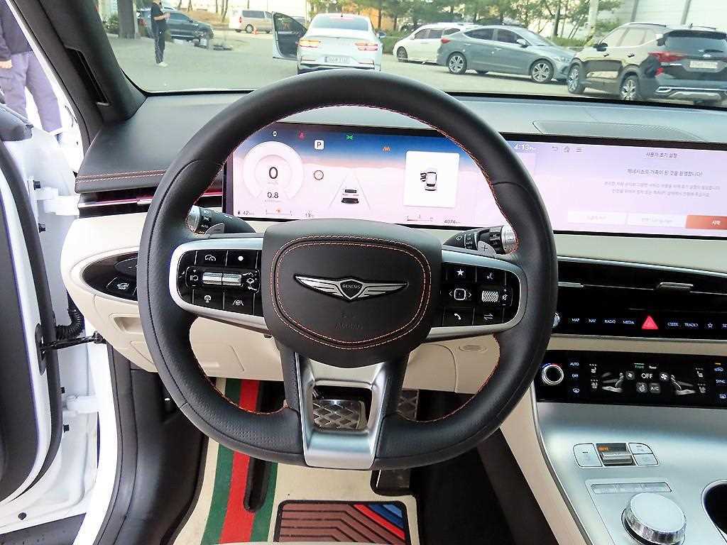 Genesis GV70 - Vista 8