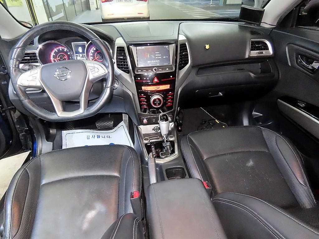 Ssangyong Tivoli - Vista 10