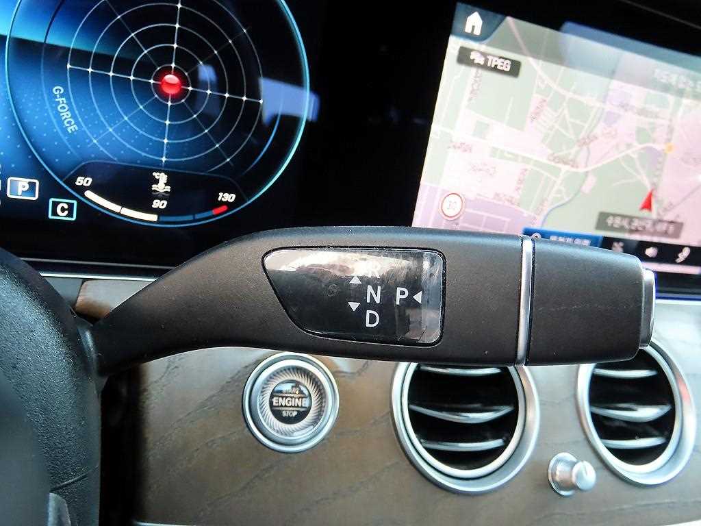 Mercedes Benz E class - Vista 11