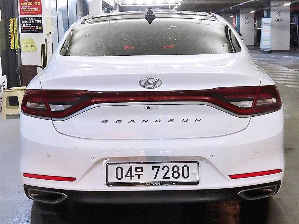 HYUNDAI Grandeur - Vista 5