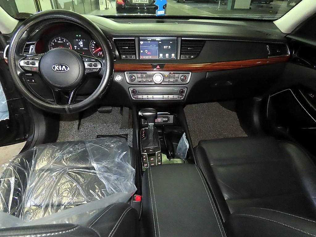 KIA K7 - Vista 10