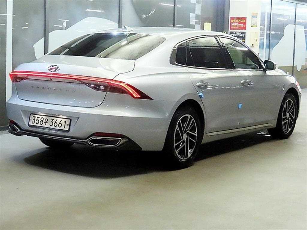HYUNDAI Grandeur - Vista 4
