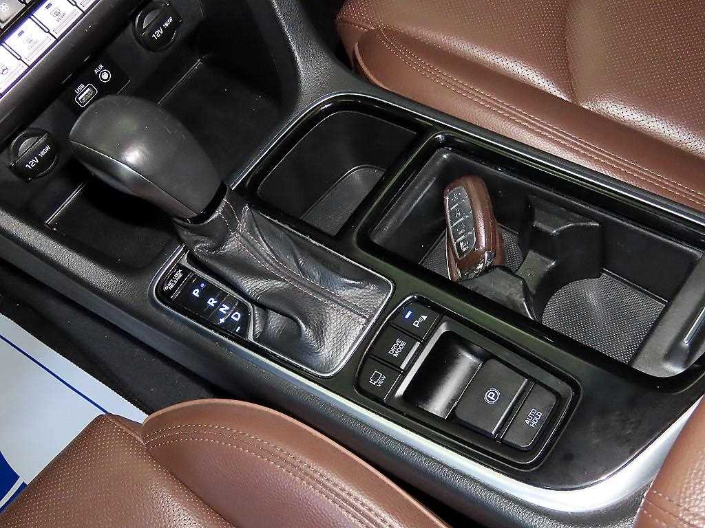 HYUNDAI Sonata - Vista 12