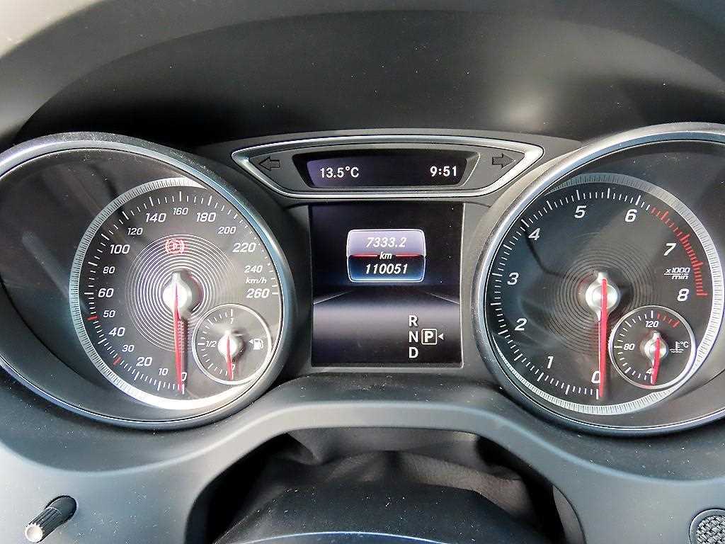 Mercedes Benz GLA Class - Vista 9