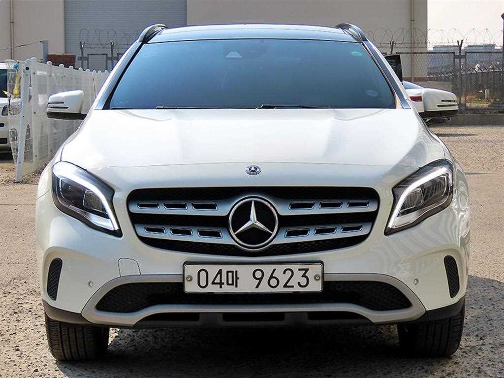 Mercedes Benz GLA Class 2018 Blanco - Importación desde Corea - HF Imports Iquique - Foto 1