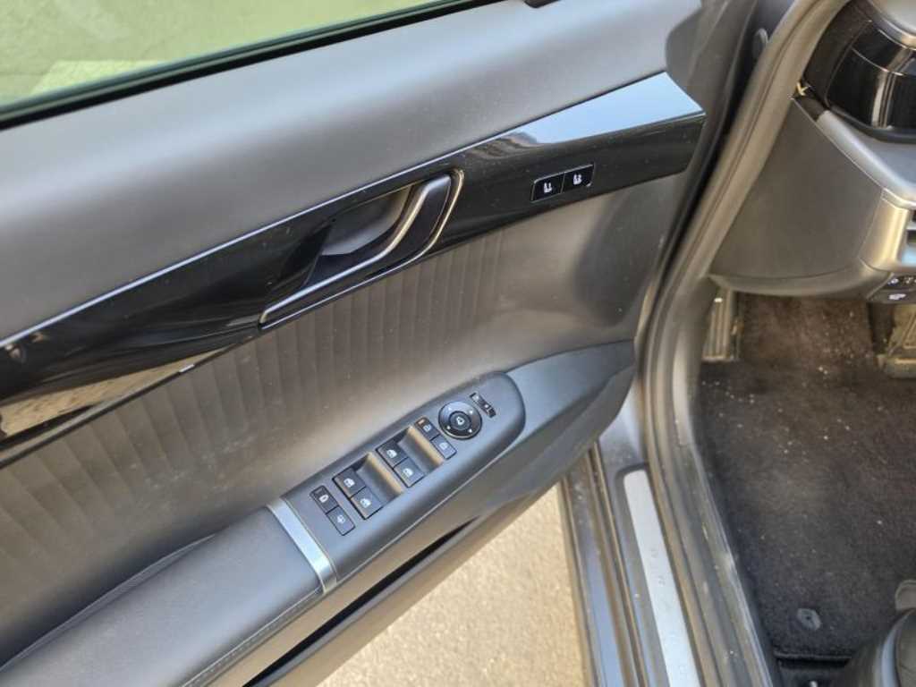 HYUNDAI Grandeur - Vista 10