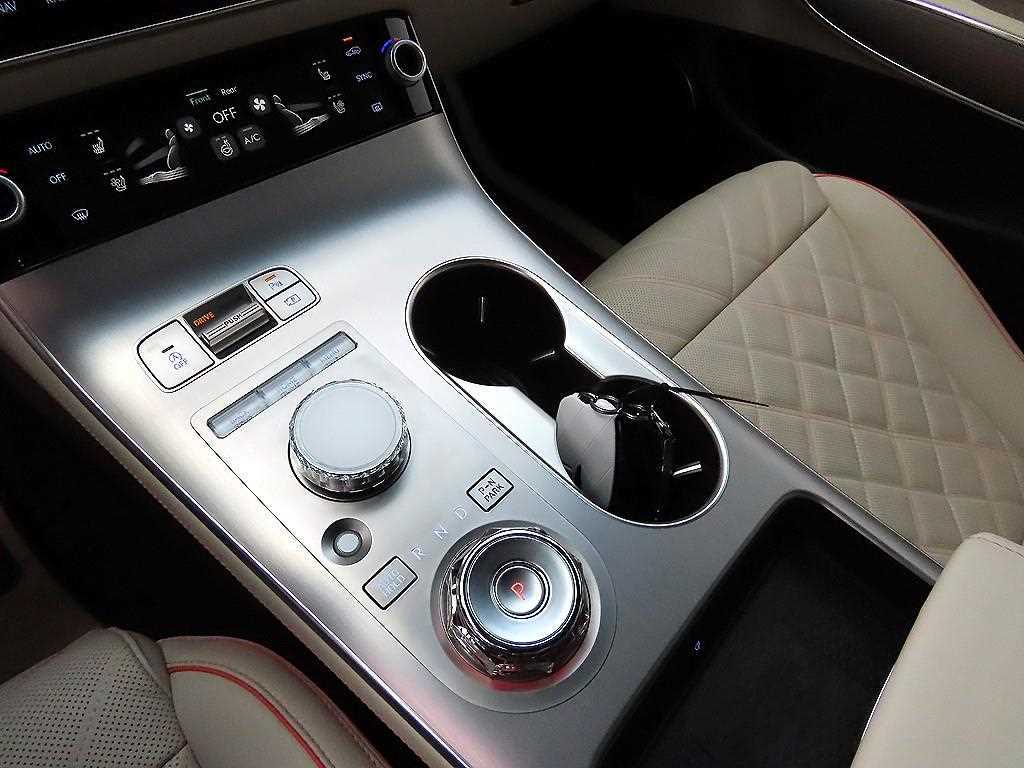 Genesis GV70 - Vista 10