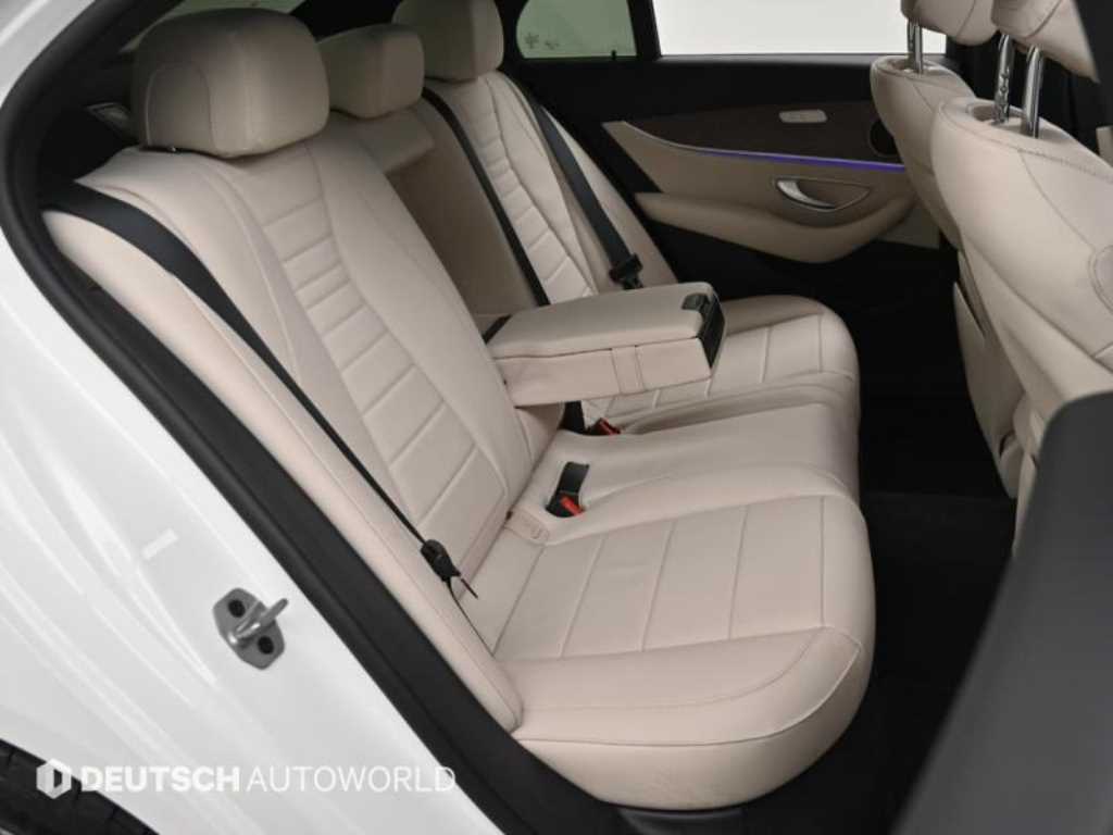 Mercedes Benz E class - Vista 12