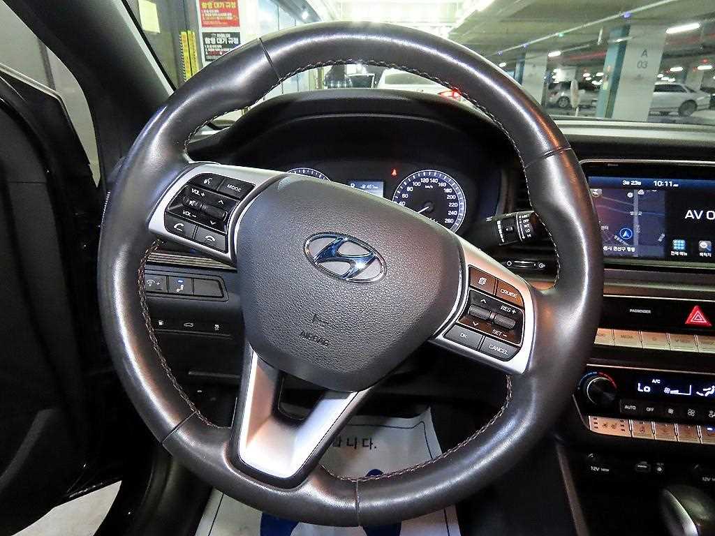 HYUNDAI Sonata - Vista 8