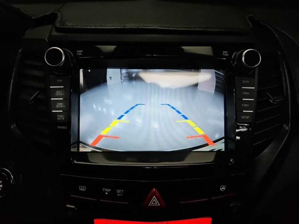 Ssangyong Tivoli - Vista 9