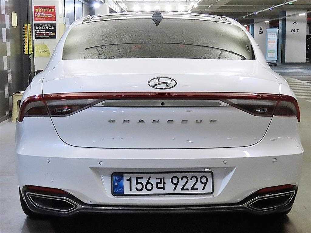 HYUNDAI Grandeur - Vista 5