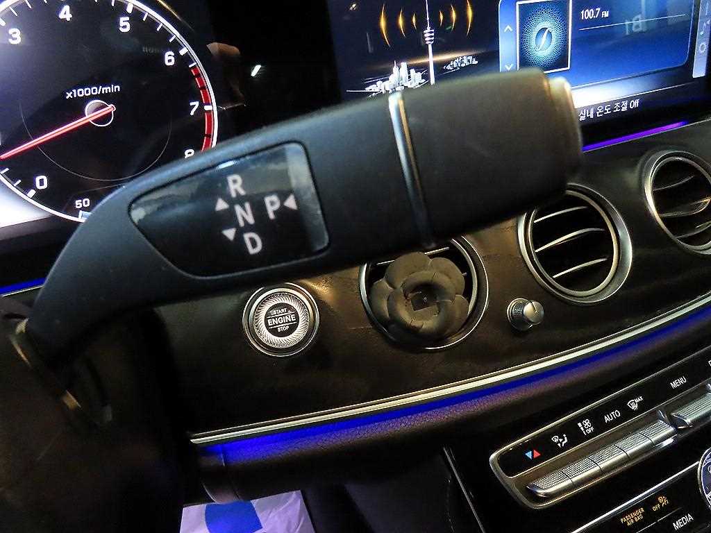 Mercedes Benz E class - Vista 12