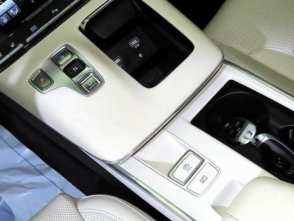 HYUNDAI Grandeur - Vista 12