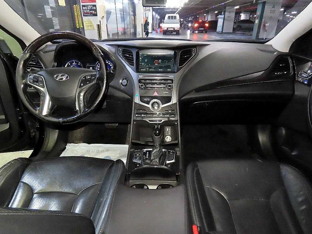 HYUNDAI Grandeur - Vista 10