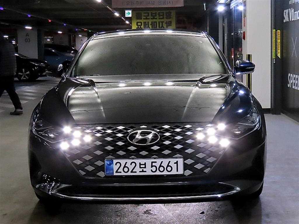 HYUNDAI Grandeur - Vista 2