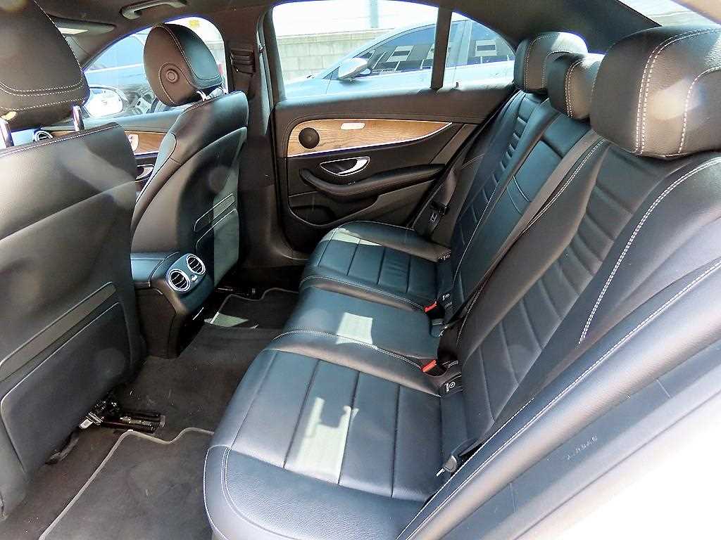 Mercedes Benz E class - Vista 6