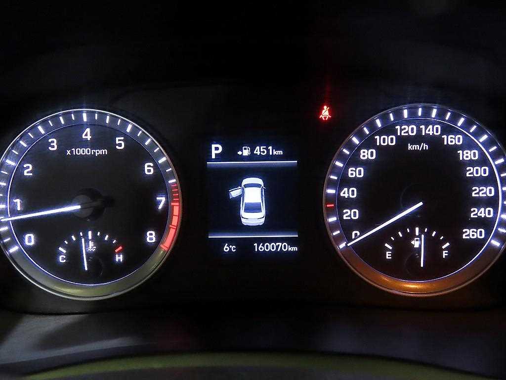 HYUNDAI Sonata - Vista 9