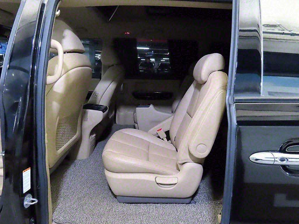 KIA Carnival - Vista 7