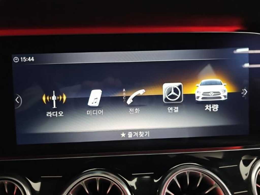 Mercedes Benz CLS Class - Vista 10