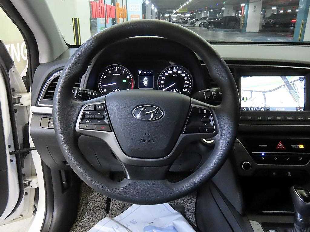 HYUNDAI Avante - Vista 8