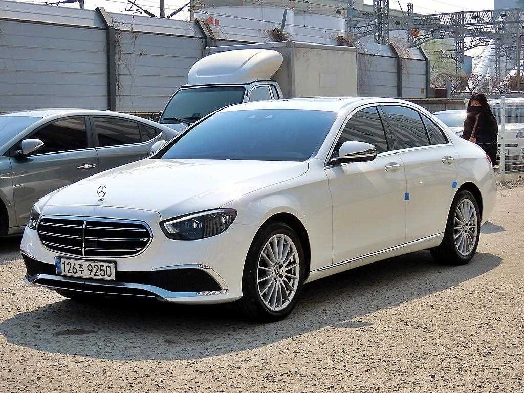 Mercedes Benz E class - Vista 2