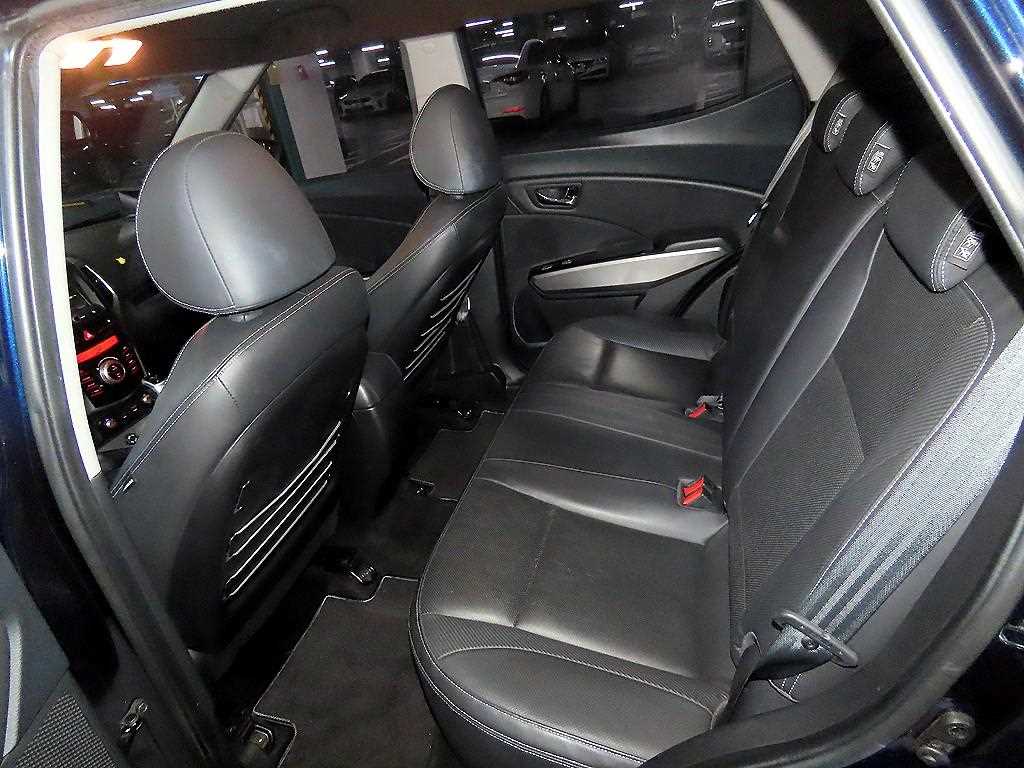 Ssangyong Tivoli - Vista 7