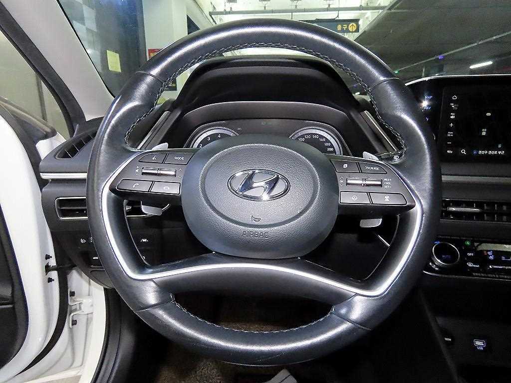 HYUNDAI Sonata - Vista 8