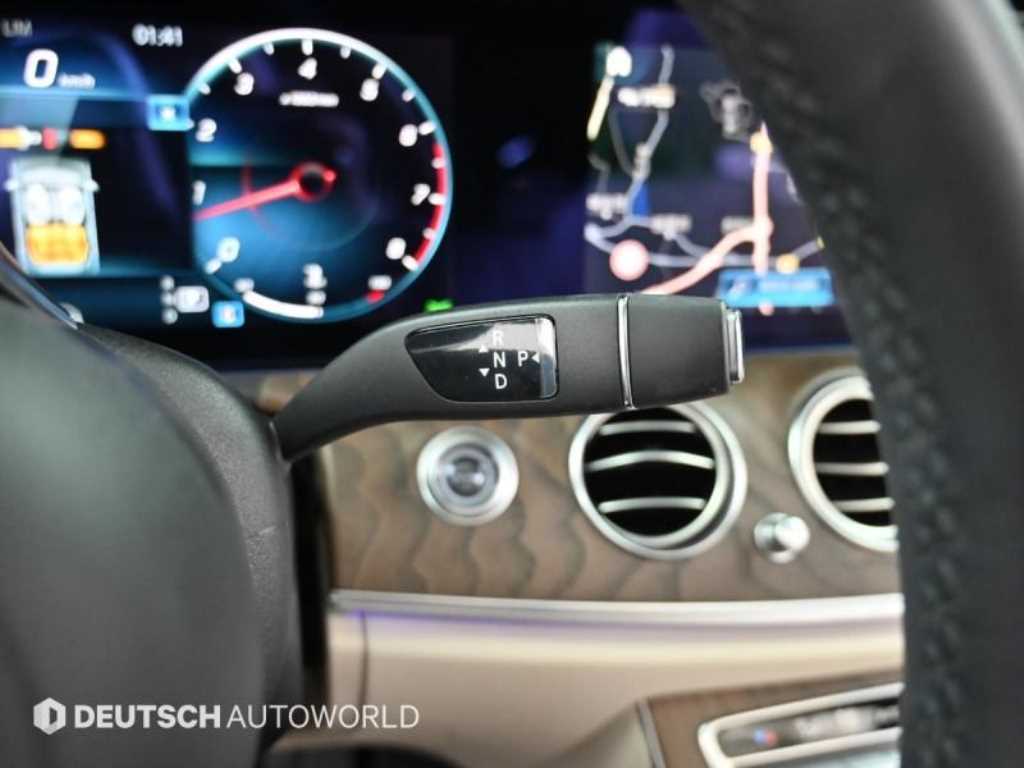 Mercedes Benz E class - Vista 9