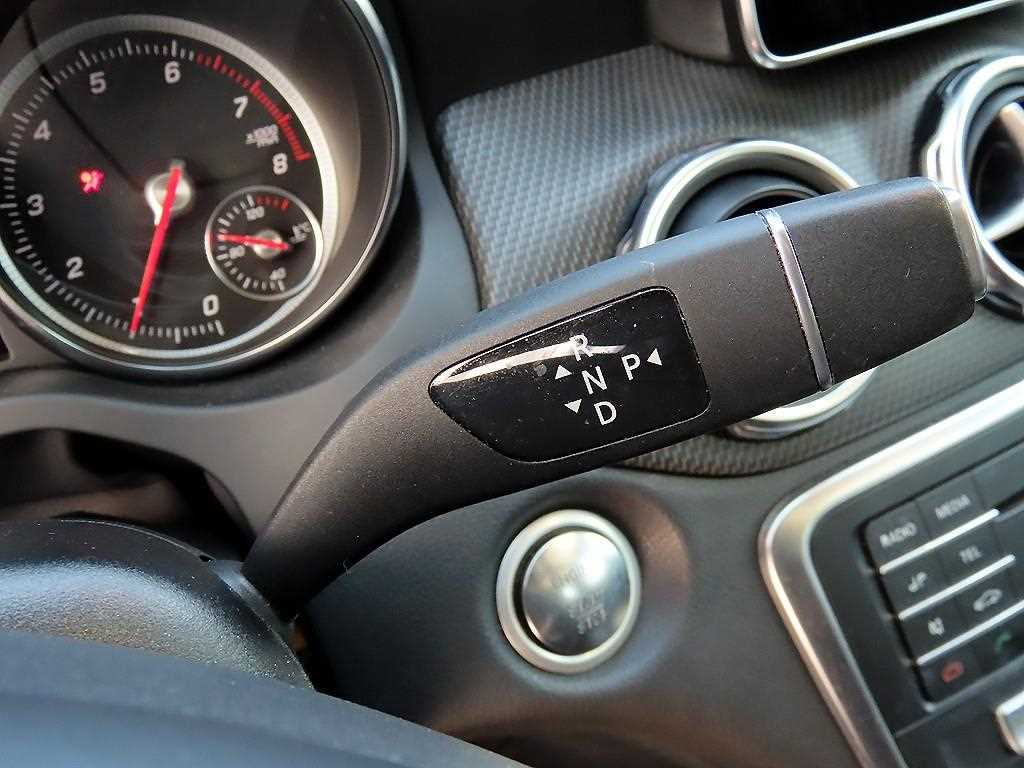 Mercedes Benz GLA Class - Vista 10