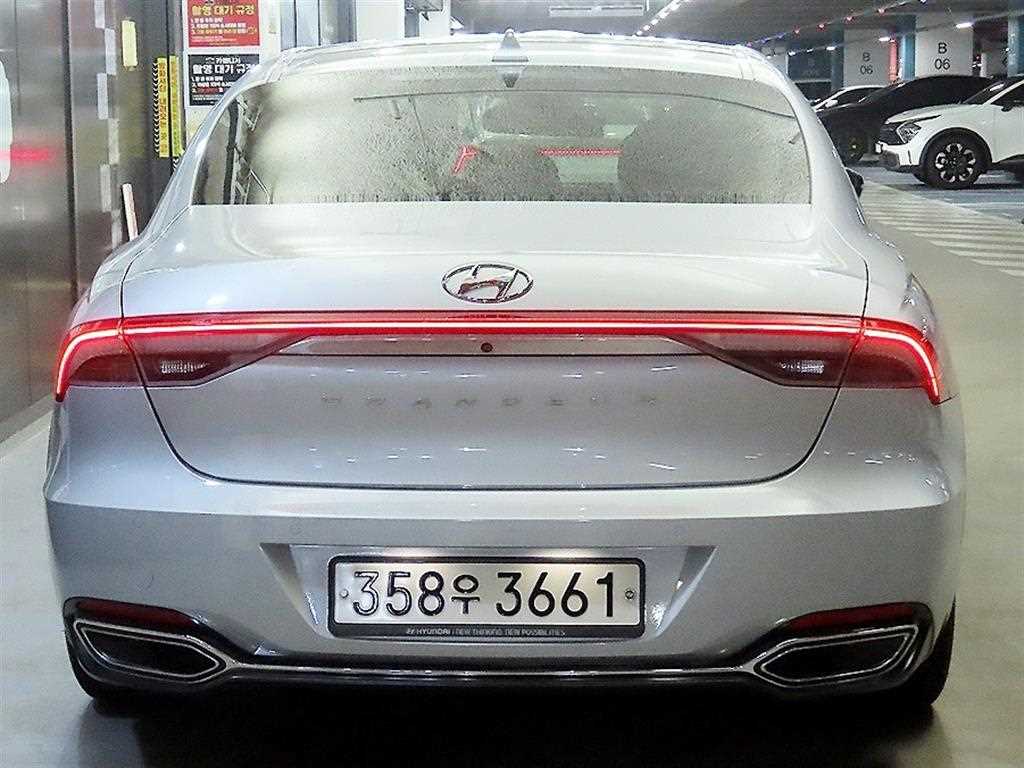 HYUNDAI Grandeur - Vista 5