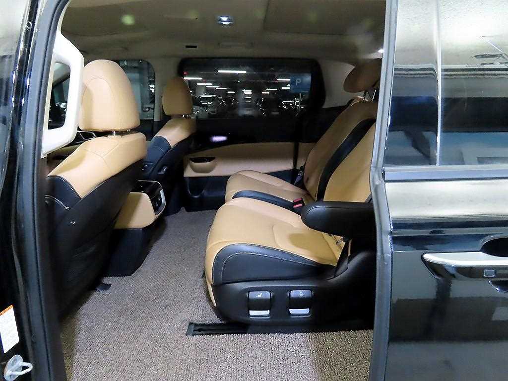 KIA Carnival - Vista 7