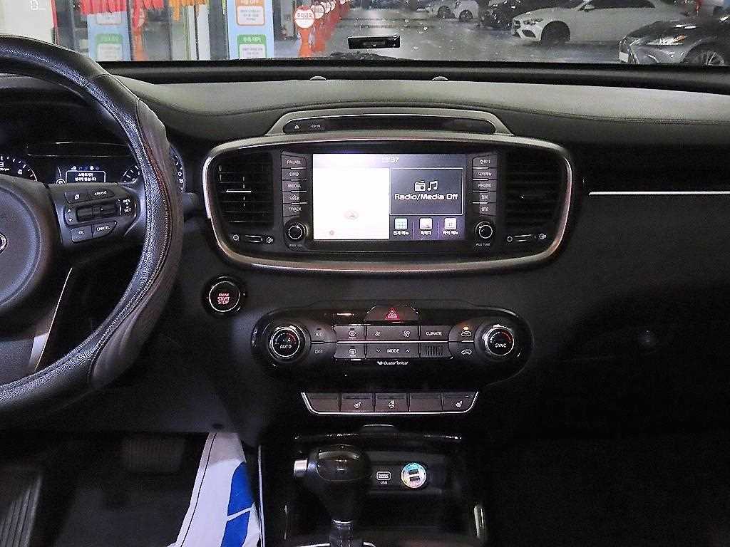 KIA Sorento - Vista 11