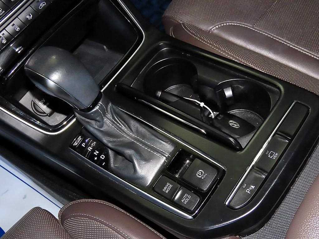 HYUNDAI Grandeur - Vista 12