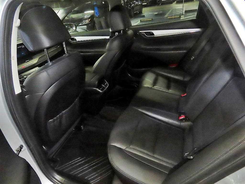 HYUNDAI Grandeur - Vista 7