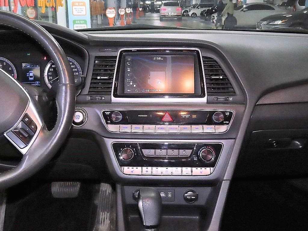 HYUNDAI Sonata - Vista 11