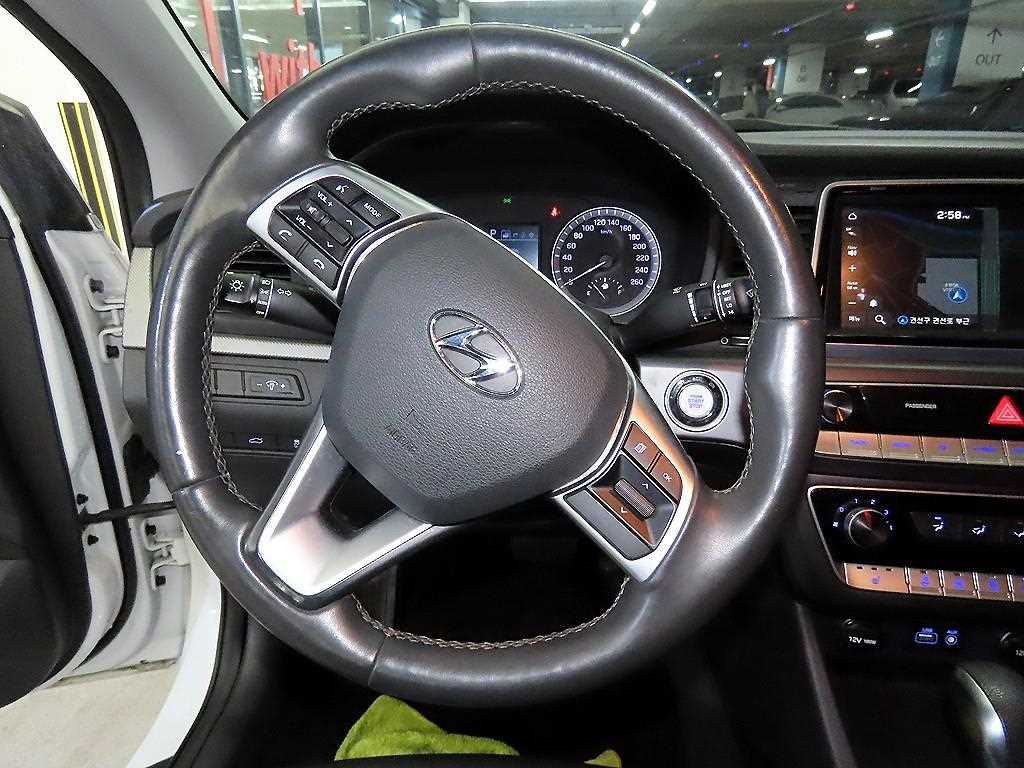 HYUNDAI Sonata - Vista 8