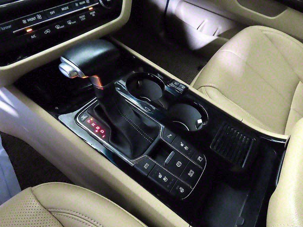 KIA Carnival - Vista 12